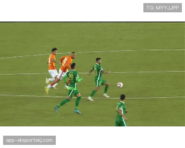 禁区拉拽判罚标准全面解读：裁判如何准确识别犯规？