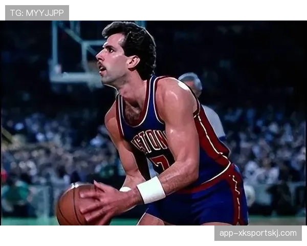 伊塞亚·托马斯无球跑动主导进攻，改变活塞战术结构