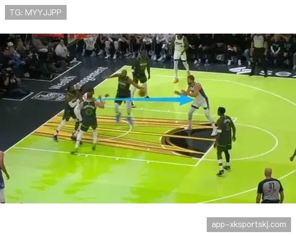 威少由巅峰单打转挡拆组织，挡拆制造错位提效