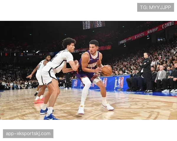 布克无球跑动效率提升，拉开空间能力改变太阳进攻结构